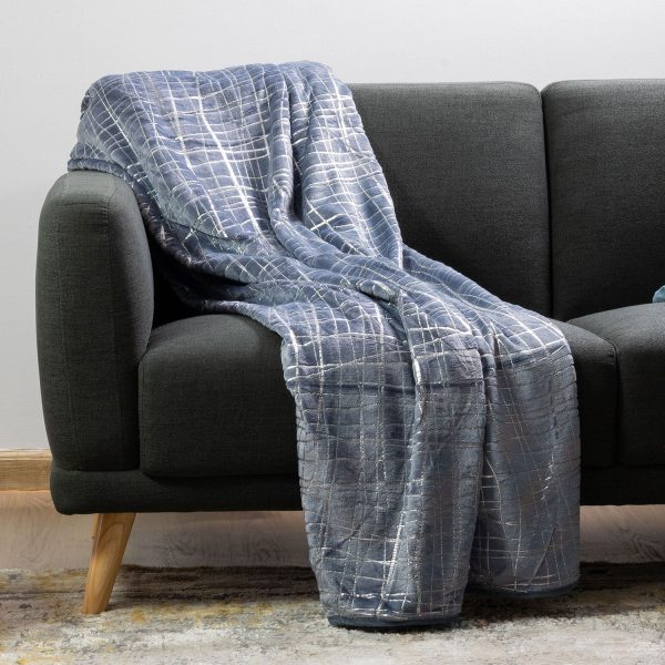 1000244779 Throws & Plush Blankets